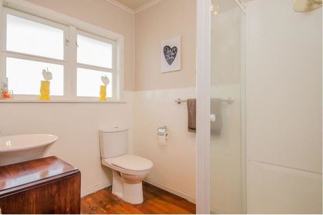 Photo of property in 2/1a Helga Crescent, Te Atatu Peninsula, Auckland, 0610