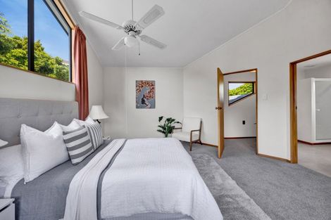 Photo of property in 6 Bushview Place, Upper Vogeltown, New Plymouth, 4310