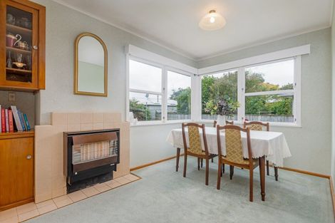 Photo of property in 15 Surrey Crescent, Hokowhitu, Palmerston North, 4410