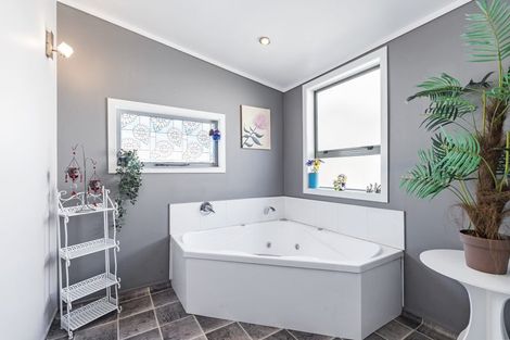 Photo of property in 35 Browne Street, Waitara, 4320