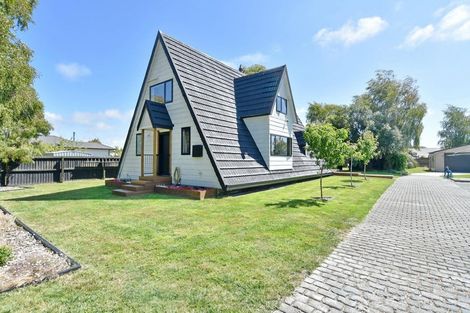 Photo of property in 33 Heyders Road, Spencerville, Christchurch, 8083