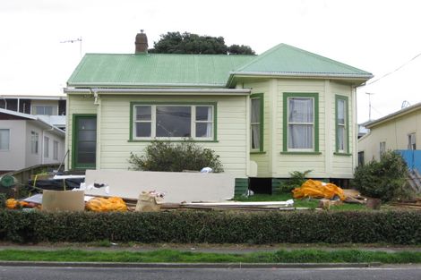 Photo of property in 85 Hine Street, New Plymouth, 4310