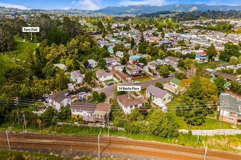 Photo of property in 14 Benita Place, Sunnyvale, Auckland, 0612