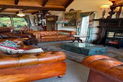 Photo of property in 556 Scenic Drive, Waiatarua, Auckland, 0612