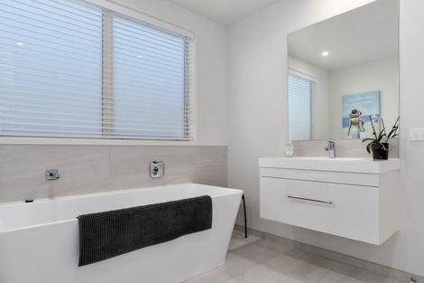 Photo of property in 39a Saint Pauls Drive, Brookfield, Tauranga, 3110