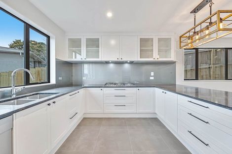 Photo of property in 29d Rotoiti Avenue, Pakuranga Heights, Auckland, 2010