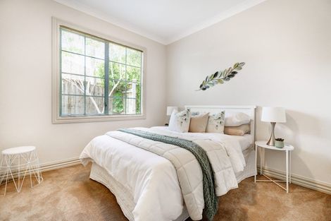 Photo of property in 21 Te Hoe Grove, Pinehill, Auckland, 0632