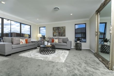 Photo of property in 48 Mettam Drive, Swanson, Auckland, 0614