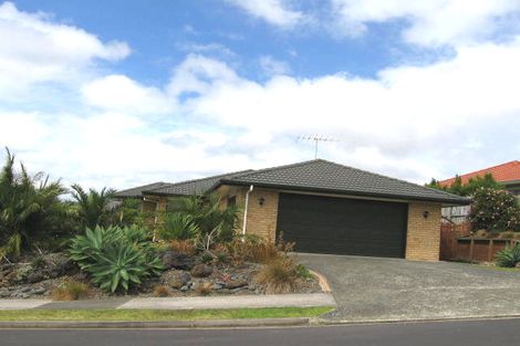 Photo of property in 5 Mannikin Place, Unsworth Heights, Auckland, 0632