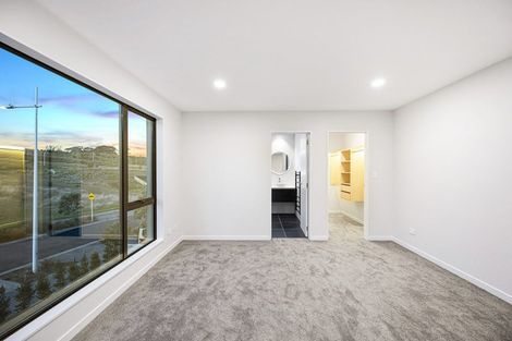 Photo of property in 15 Kumukumu Road, Long Bay, Auckland, 0630