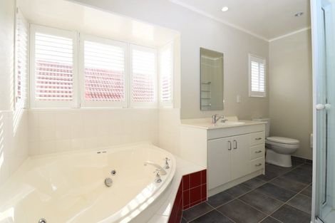 Photo of property in 50b Whitford Road, Botany Downs, Auckland, 2014