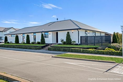 Photo of property in 17 Aroha Street, Pegasus, 7612