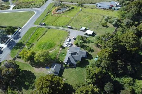 Photo of property in 32 Franklin Road, Paparoa, 0571