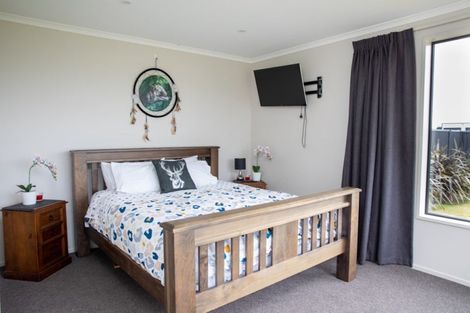 Photo of property in 12 Tui Place, Edendale, Wyndham, 9893