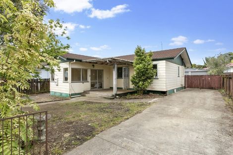 Photo of property in 8 Styca Place, Sunnyvale, Auckland, 0612