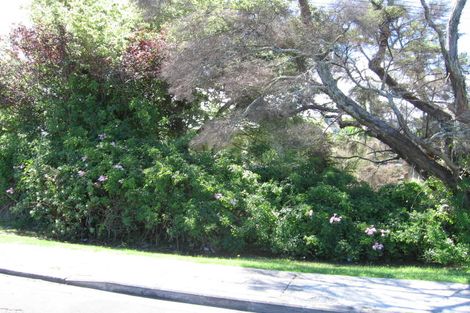 Photo of property in 583 East Coast Road, Browns Bay, Auckland, 0630