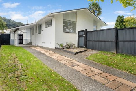 Photo of property in 25 Montana Road, Totara Park, Upper Hutt, 5018