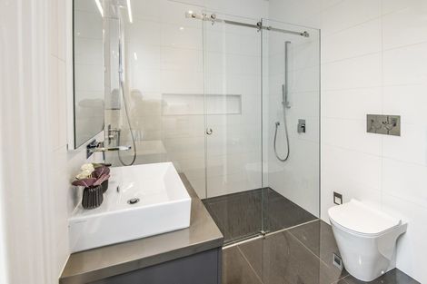 Photo of property in 29 Maritime Terrace, Birkenhead, Auckland, 0626