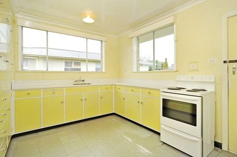 Photo of property in 2 Nairn Crescent, Awapuni, Palmerston North, 4412