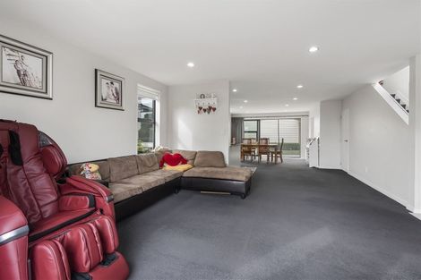 Photo of property in 9 Popokatea Drive, Takanini, 2112