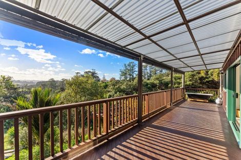 Photo of property in 200 Tawa Road, Kumeu, 0891