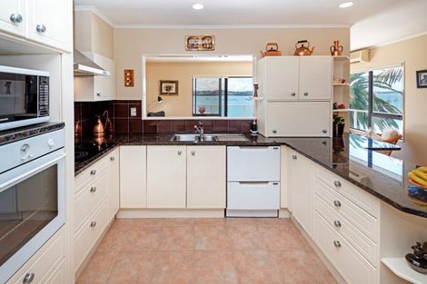 Photo of property in 8 Lilford Place, Half Moon Bay, Auckland, 2012