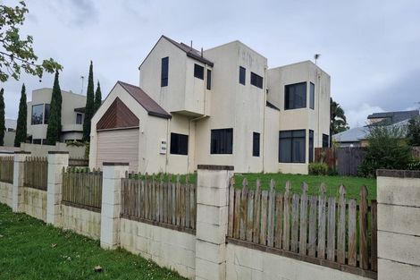 Photo of property in 49 Marina View Drive, West Harbour, Auckland, 0618