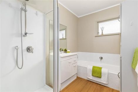 Photo of property in 16 Zita Maria Drive, Massey, Auckland, 0614