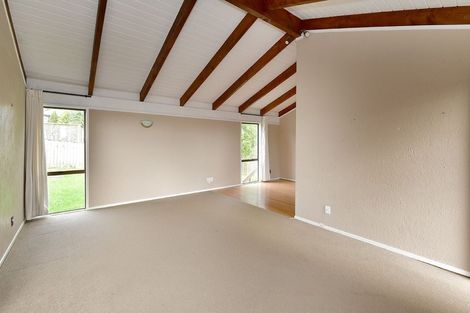 Photo of property in 11 Albert Hall Drive, Red Beach, 0932