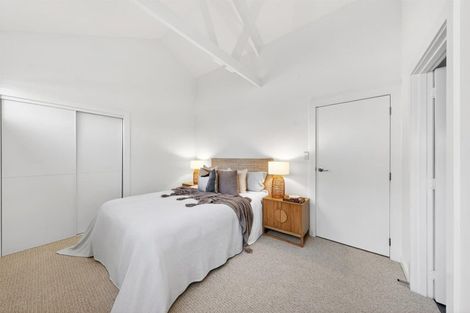 Photo of property in 5 Holiday Road, Milford, Auckland, 0620