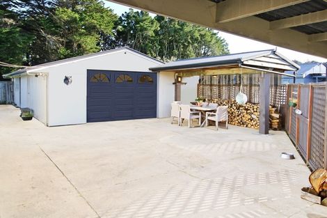 Photo of property in 60 Nash Parade, Foxton Beach, Foxton, 4815