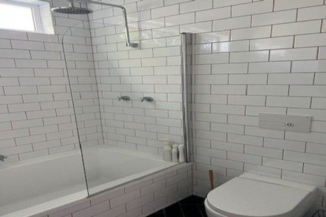 Photo of property in 70 Palmerston Road, Birkenhead, Auckland, 0626