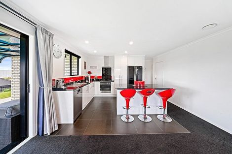 Photo of property in 11 Ulcoats Lane, Pokeno, 2402