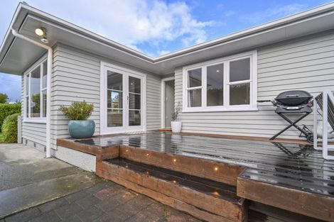 Photo of property in 15 Lipscombe Crescent, Havelock North, 4130