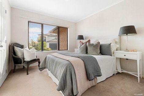 Photo of property in 35 Newbliss Crescent, East Tamaki Heights, Auckland, 2016