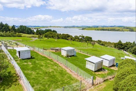 Photo of property in 24 Karakanui Road, Tinopai, Matakohe, 0593