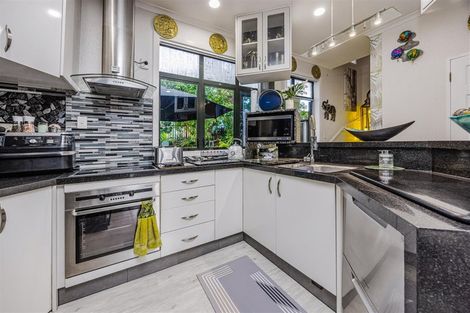 Photo of property in Tuscany Towers, 12/1 Ambrico Place, New Lynn, Auckland, 0600