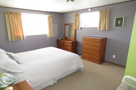 Photo of property in 54 Henley Street, Westport, 7825