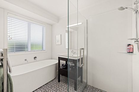 Photo of property in 11 Wrybill Way, Point Wells, Warkworth, 0986