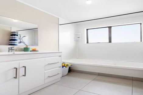 Photo of property in 13 Poutini Place, Manurewa, Auckland, 2102