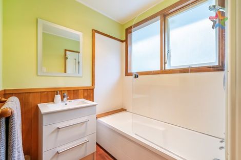 Photo of property in 98b Manuka Street, Stokes Valley, Lower Hutt, 5019