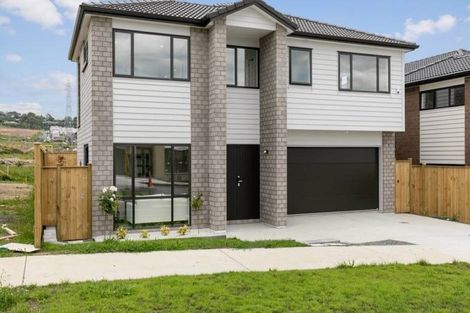 Photo of property in 32 Carrickdawson Drive, Flat Bush, Auckland, 2019