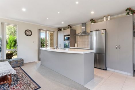 Photo of property in 94 Doncaster Drive, Papamoa Beach, Papamoa, 3118