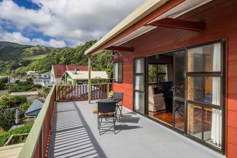 Photo of property in 32 Ocean Parade, Pukerua Bay, 5026