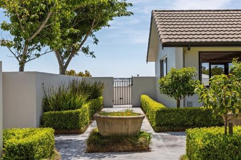 Photo of property in 186 Heta Road, Highlands Park, New Plymouth, 4312