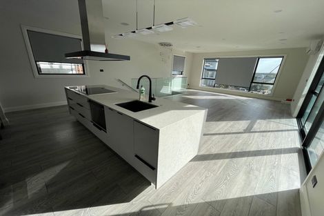 Photo of property in 8 Cavalli Road, Long Bay, Auckland, 0630