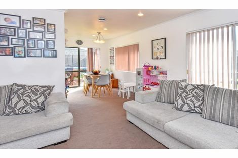 Photo of property in 9 Carn Place, Weymouth, Auckland, 2103