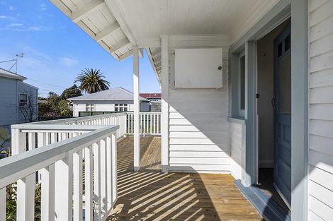 Photo of property in 14 Calvert Road, Moturoa, New Plymouth, 4310