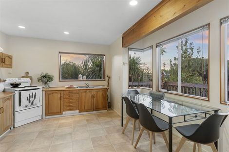 Photo of property in 1/51 Aeroview Drive, Beach Haven, Auckland, 0626