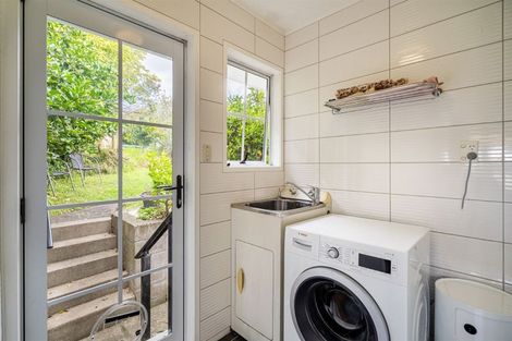 Photo of property in 1/6 Mahuta Grove, Northcote, Auckland, 0627